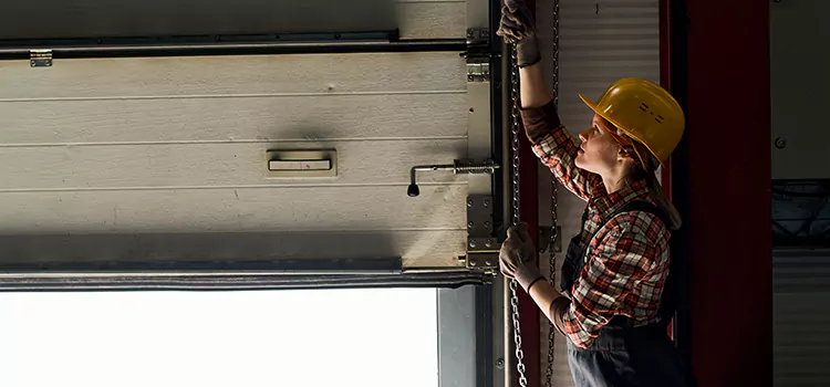 Addressing Common Garage Door Stoppage Issues in Ruskin, FL